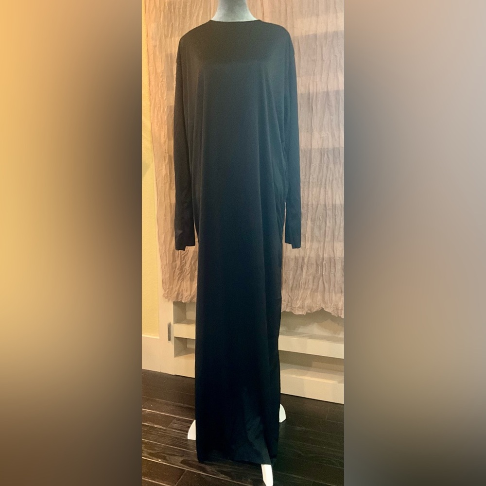 Spirit Halloween Black Unisex Robe.  OS